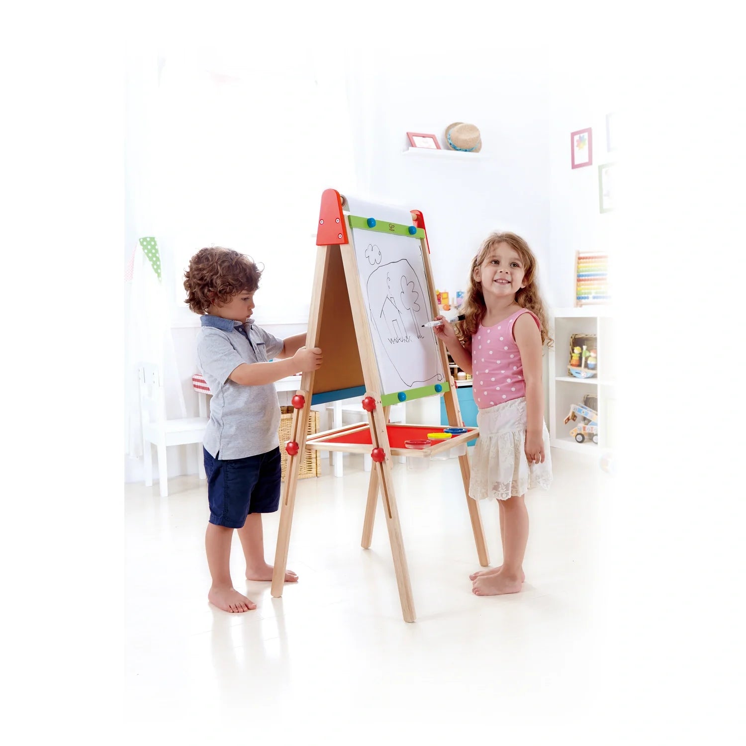 All-in-1 Easel - Hape MENA