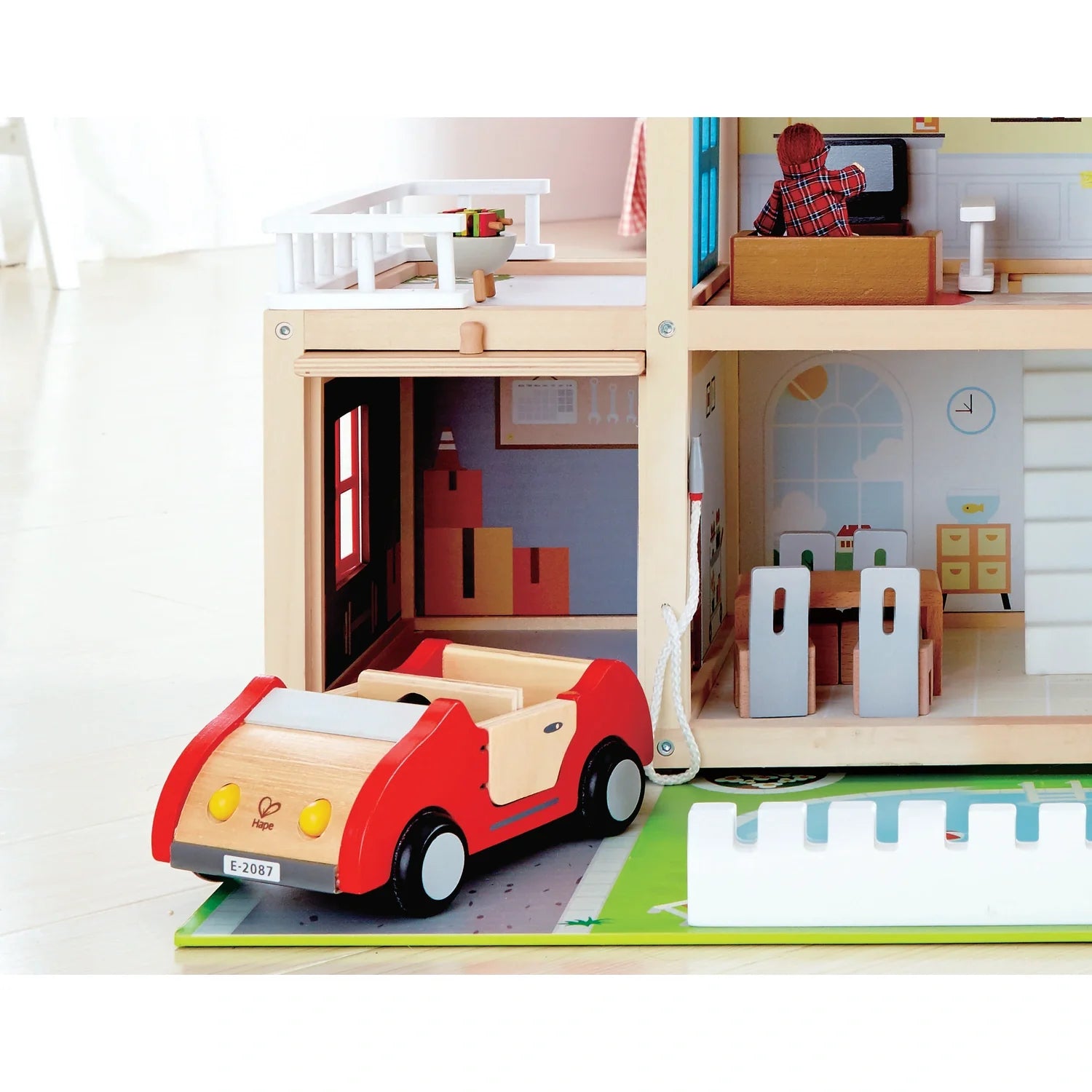 Doll Family Mansion - Hape MENA