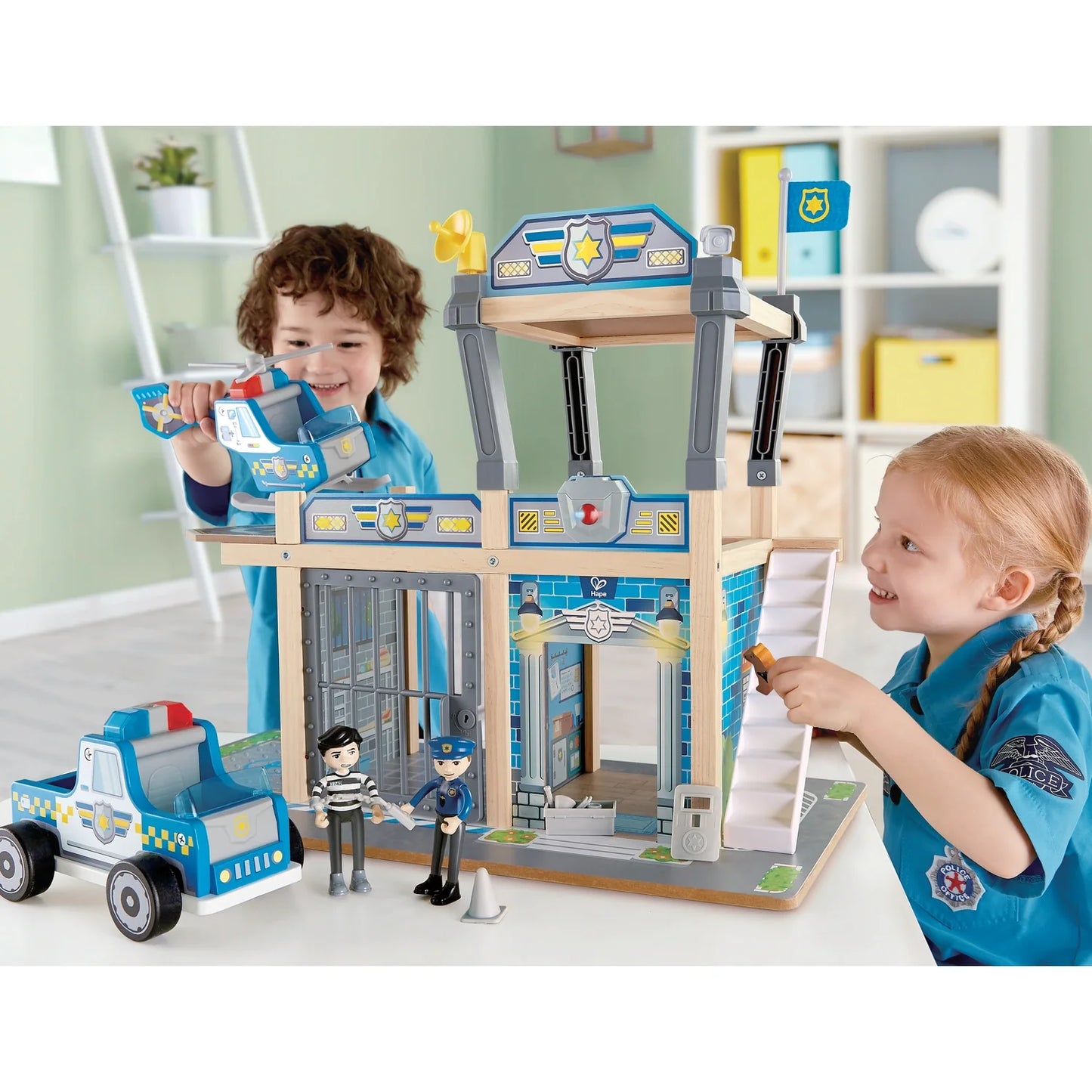 Metro Police Dept Playset - Hape MENA