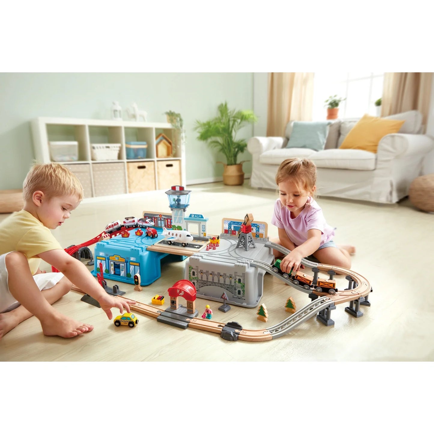 Mega Metropolis Train Bucket Set - Hape MENA