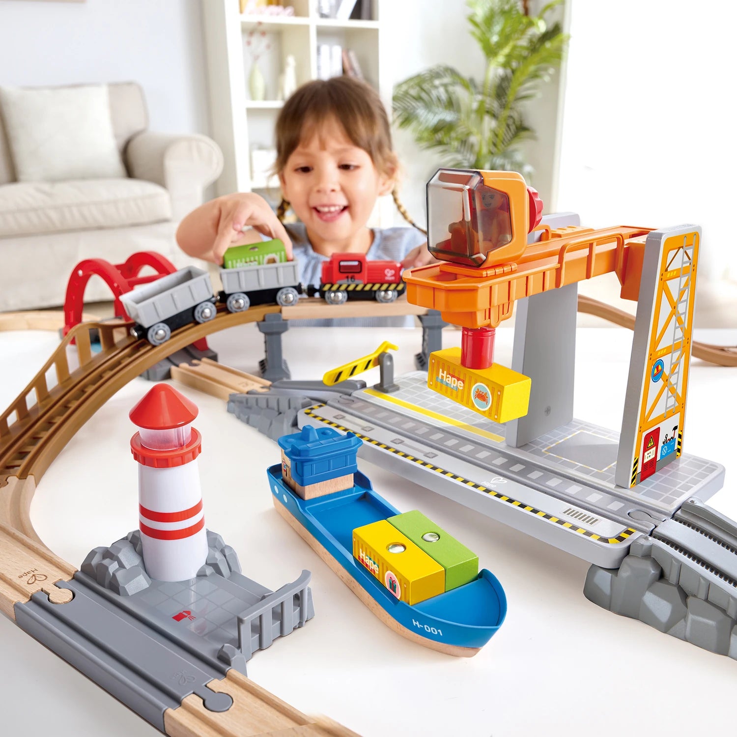 Sea & Rail Cargo Transportation Set - Hape MENA